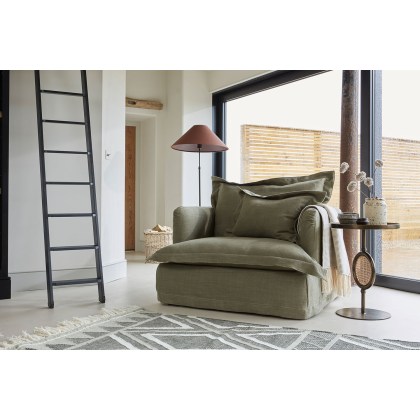 Tetrad Heritage Ava Loose Cover Snuggler Chair