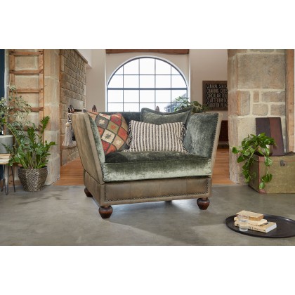 Tetrad Heritage Warwick Snuggler Chair Tetrad Heritage Warwick Snuggler Chair