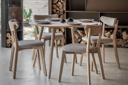 Gallery Direct Hatfield Natural Oak 110cm Round Dining Table Gallery Direct Hatfield Natural Oak 110cm Round Dining Table