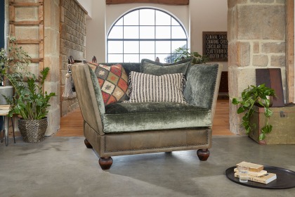 Tetrad Heritage Warwick Snuggler Chair Tetrad Heritage Warwick Snuggler Chair