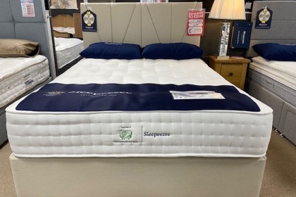 Ex-Display St Austell - Wool Luxe 5'0 King Size Divan Bed + Headboard