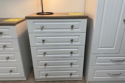 Ex-Display St Austell - Westbury 5 Drawer Chest of Drawers Ex-Display St Austell - Westbury 5 Drawer Chest of Drawers