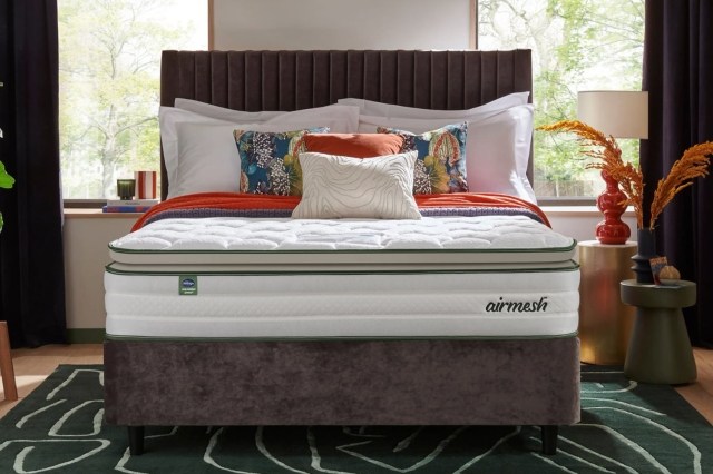 Silentnight Eco Comfort Airmesh™ 2000 Pillowtop Premium Divan Bed Silentnight Eco Comfort Airmesh™ 2000 Pillowtop Premium Divan Bed