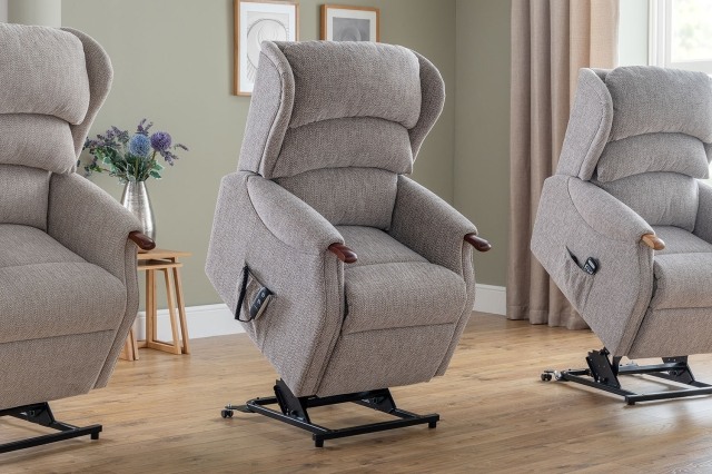 Weston Petite Motor Riser Recliner Chair Weston Petite Motor Riser Recliner Chair