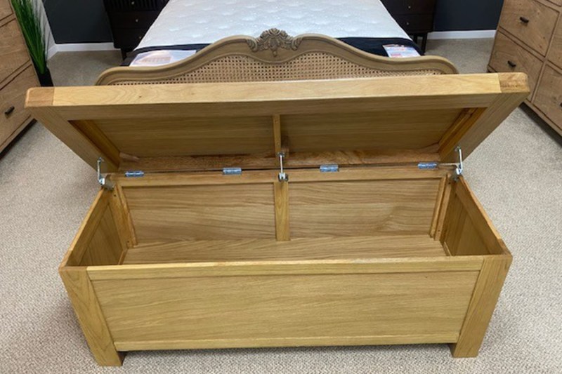 Ex-Display St Austell - Normandy Oak Blanket Box Ex-Display St Austell - Normandy Oak Blanket Box