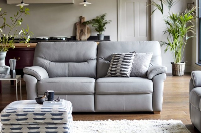 G Plan Seattle Leather 2.5 Seater Sofa With Wood Feet G Plan Seattle Leather 2.5 Seater Sofa With Wood Feet